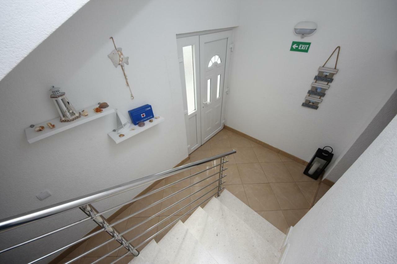 Apartmani Znaor Baška Voda Exterior foto